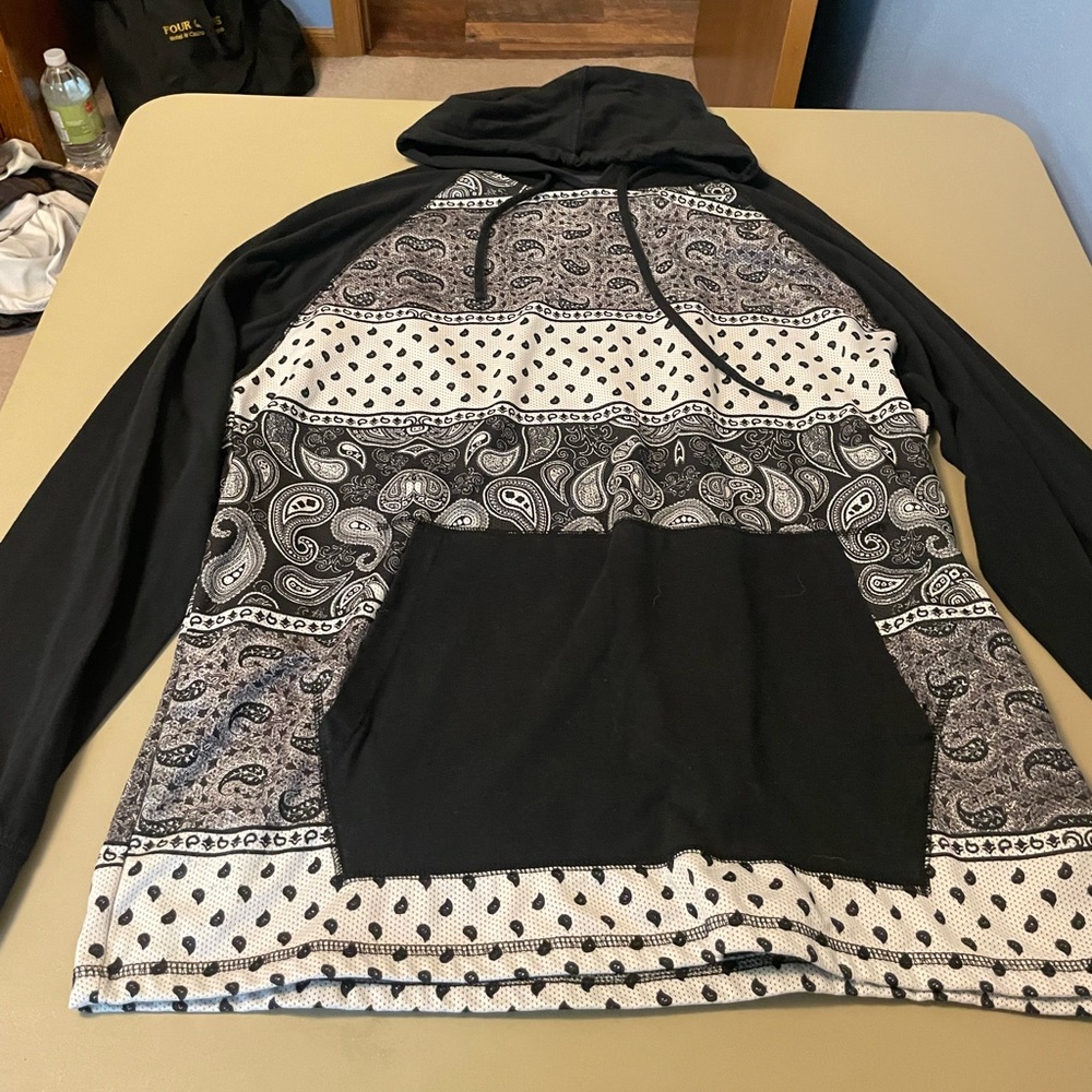Ocean Current black/white/gray hooded pullover with drawstrings